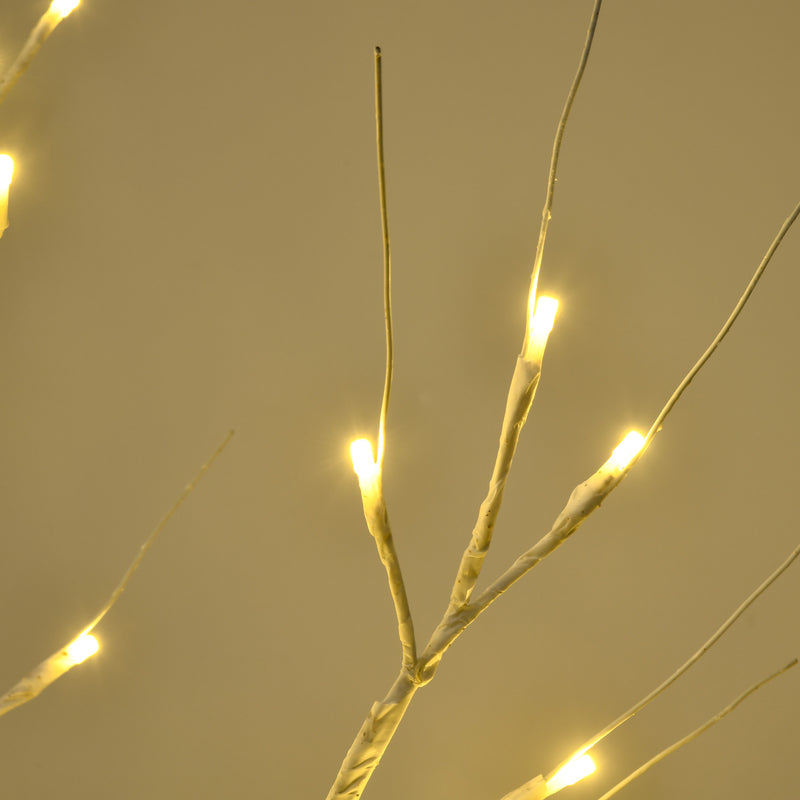 Close-up of the tree lights and foliage