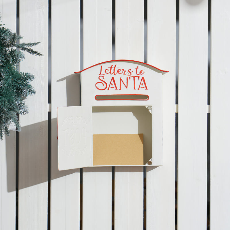 Letter opening on the postbox