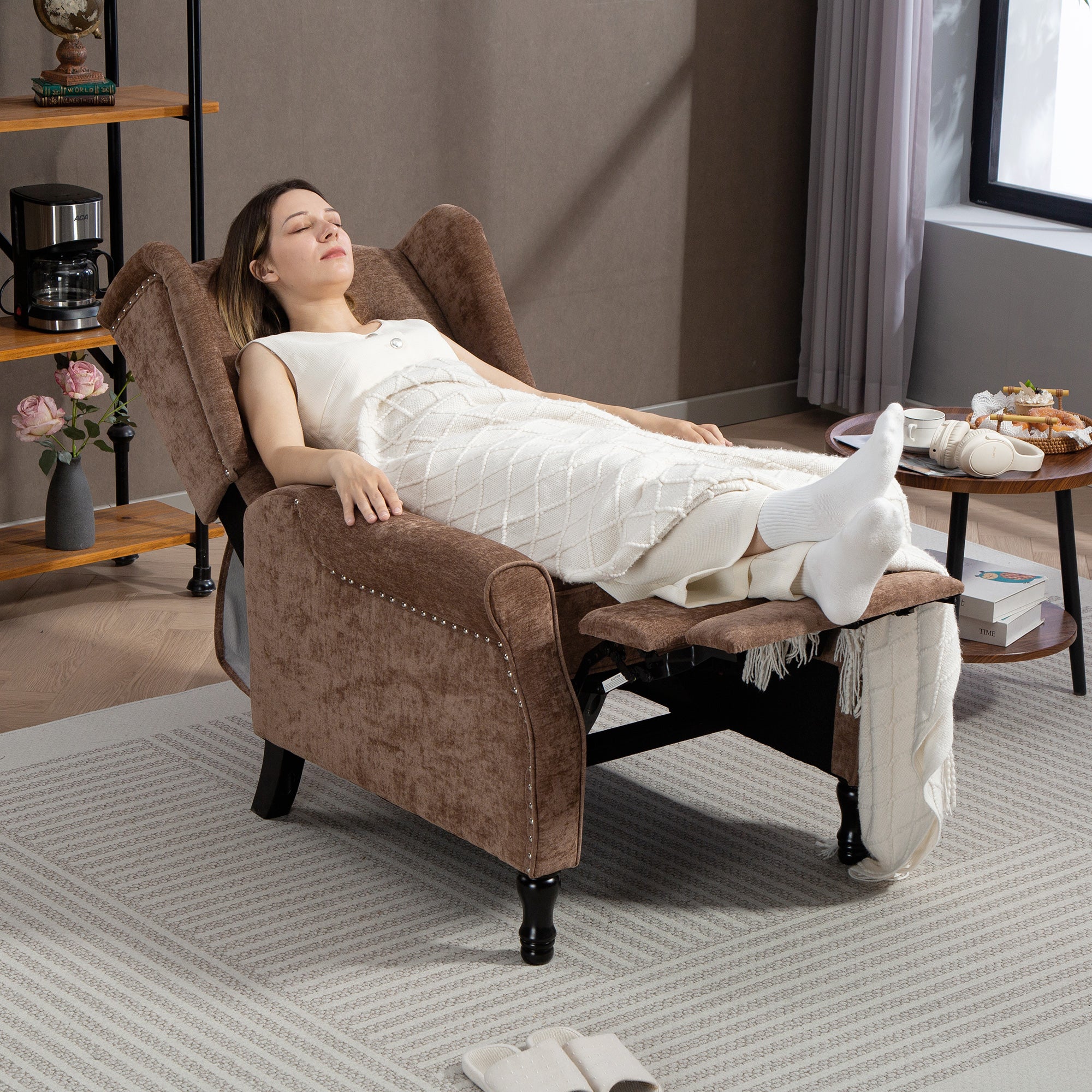 150Â° Reclining Vintage Armchair, with footrest - Brown