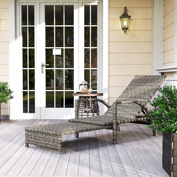 Reclining rattan lounger – image 2