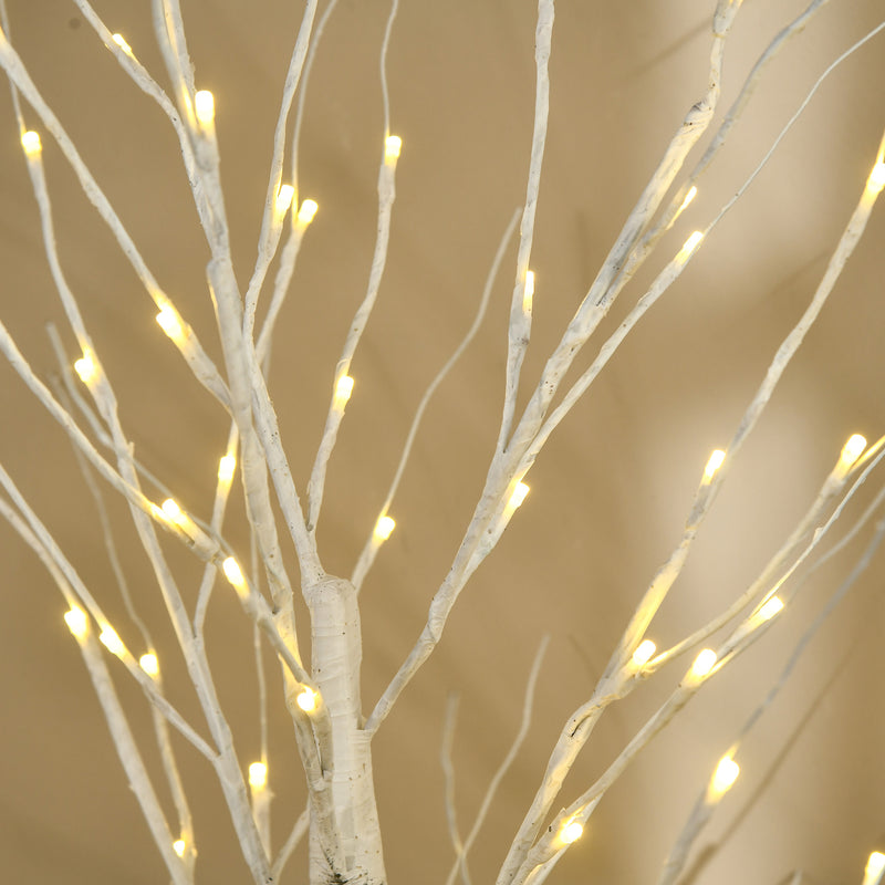 Close-up of the tree lights and foliage