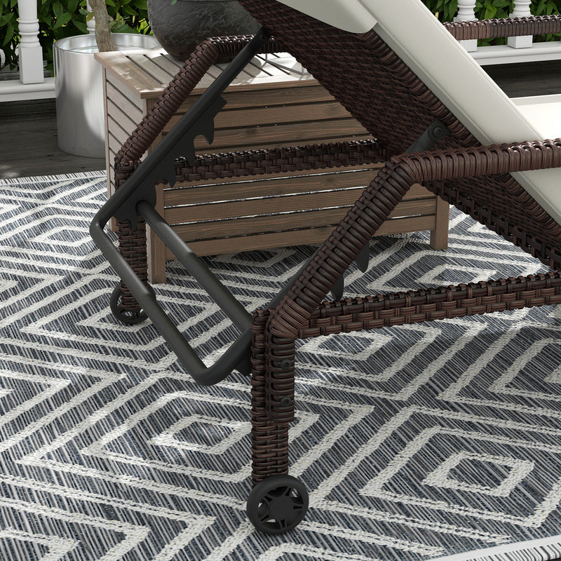 Rattan sun lounger with wheels – image 9