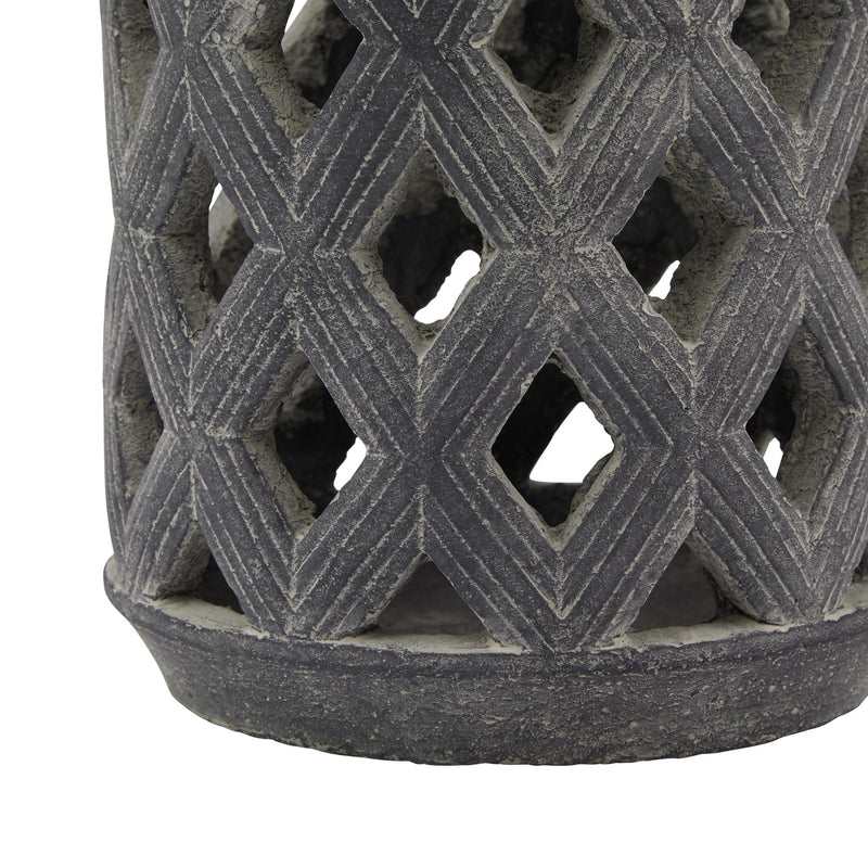 Close-up of the weathered grey lattice and base