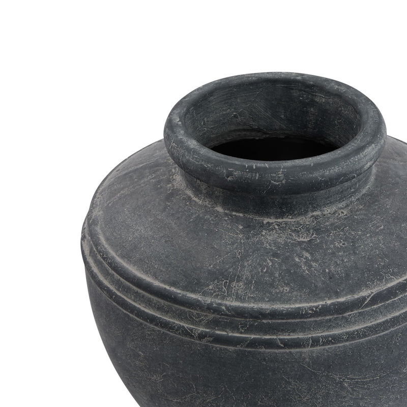 Close-up of the water pot's wide neck