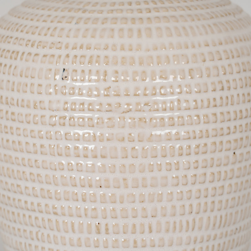 Close-up of the cream glaze and pressed texture