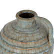 Close-up of the neck, handle and ribbed shoulders