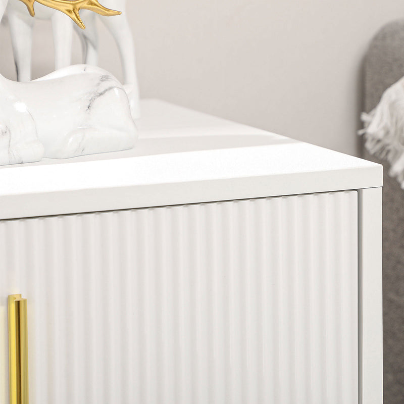 Fluted 3-drawer chest – image 9