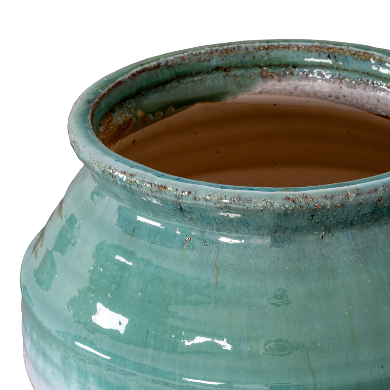 Close-up of the Fen olpe vase rim and glaze