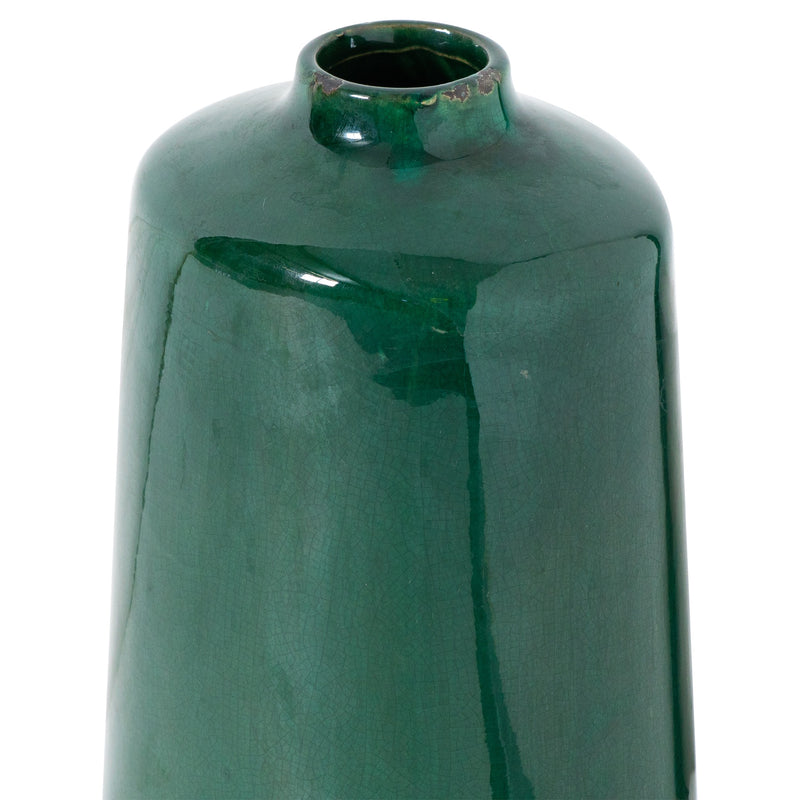Close-up of the Liv vase shoulder and rim