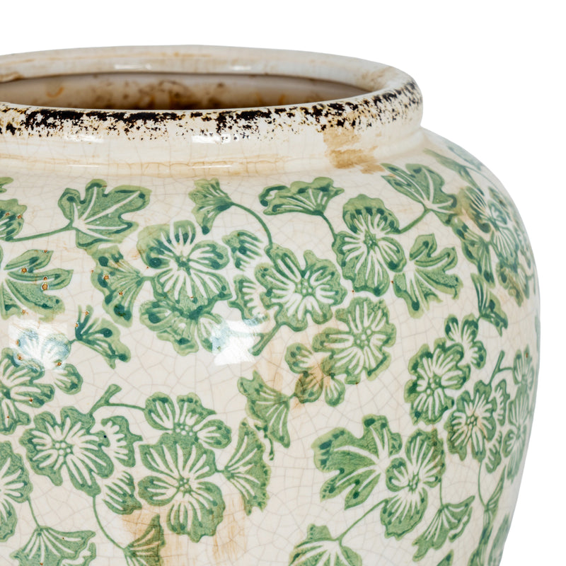 Close-up of the green clover and leaf pattern