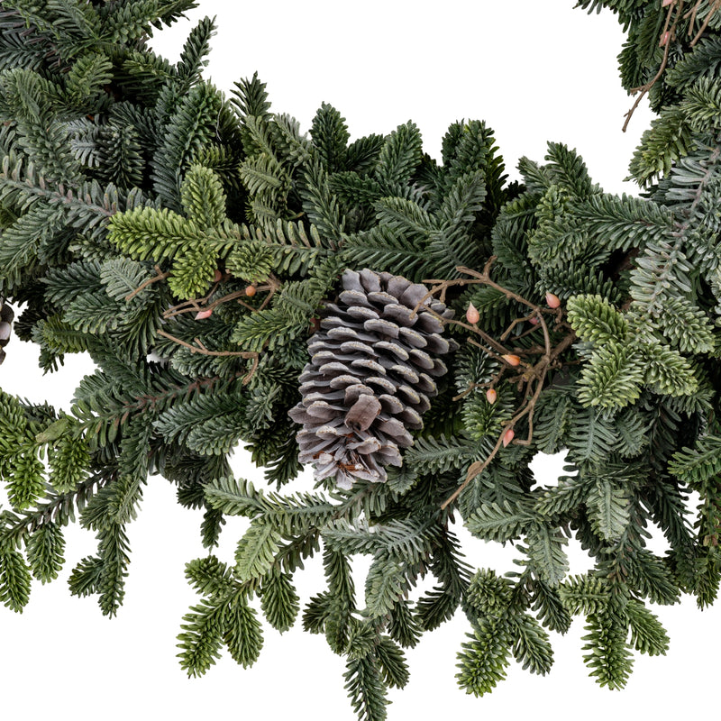 Close-up of the pine needles and pinecones