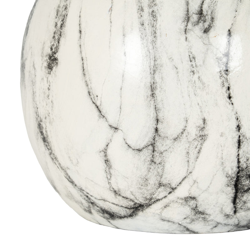 Close-up of the grey and black marble veining