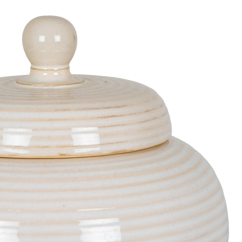 Close-up of the domed lid, knob and ribbed glaze