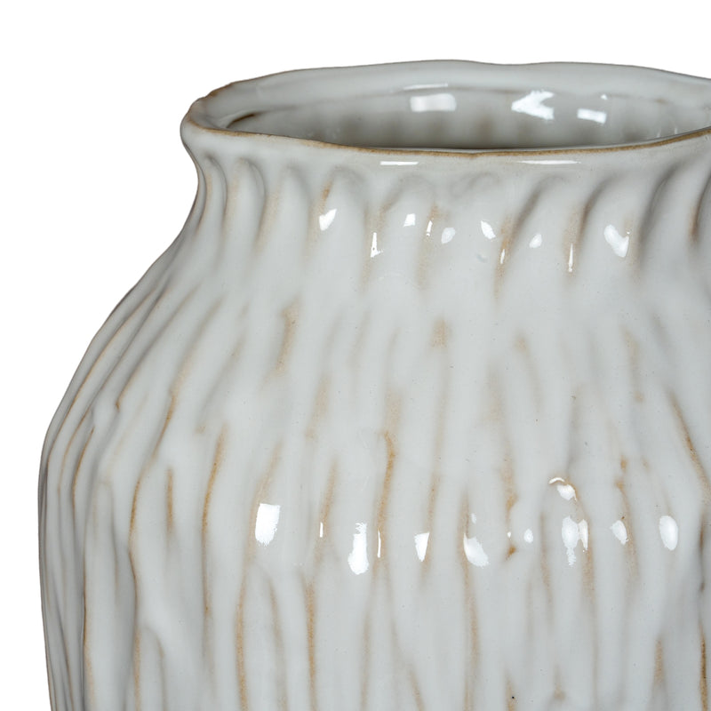 Close-up of the wavy ridged texture