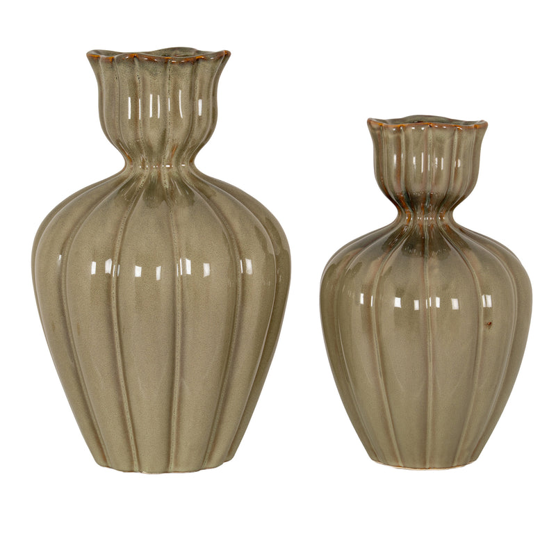 Orin large vase beside the small size, sold separately