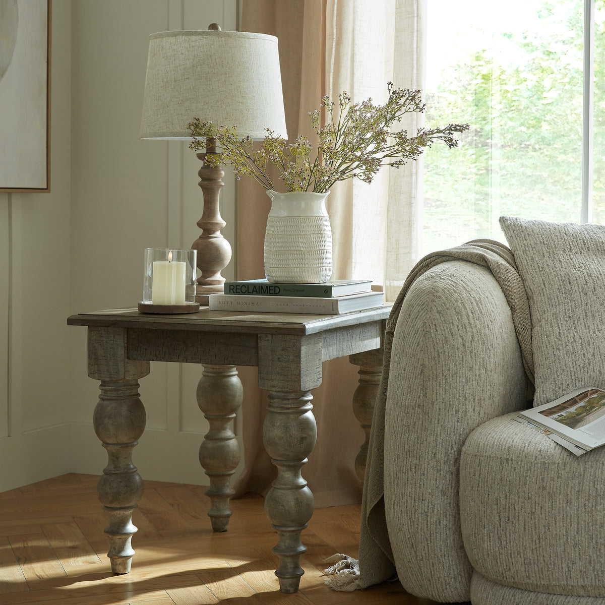 Seraphia table lamp with edged linen shade