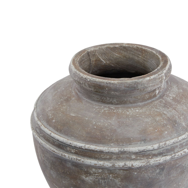 Close-up of the water pot's wide neck