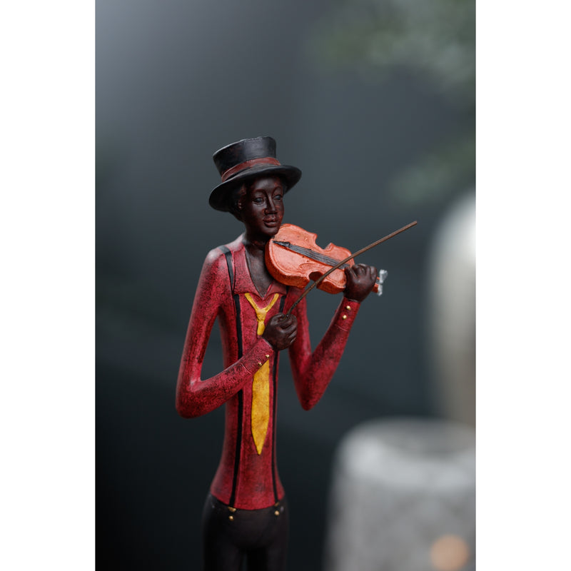 Close-up of the violinist in a red jacket playing the violin