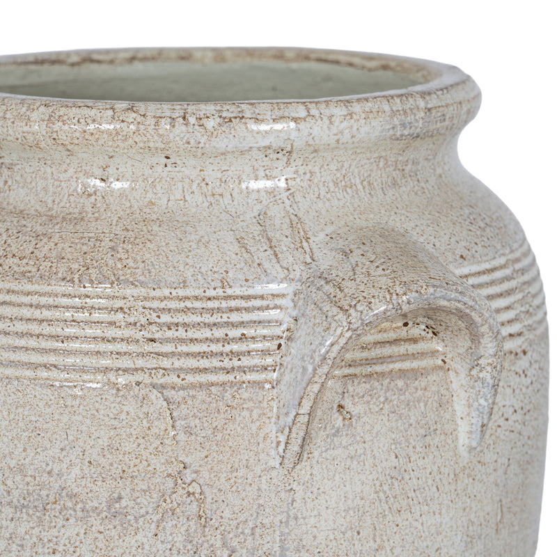 Close-up of the ribbed bands and side handle