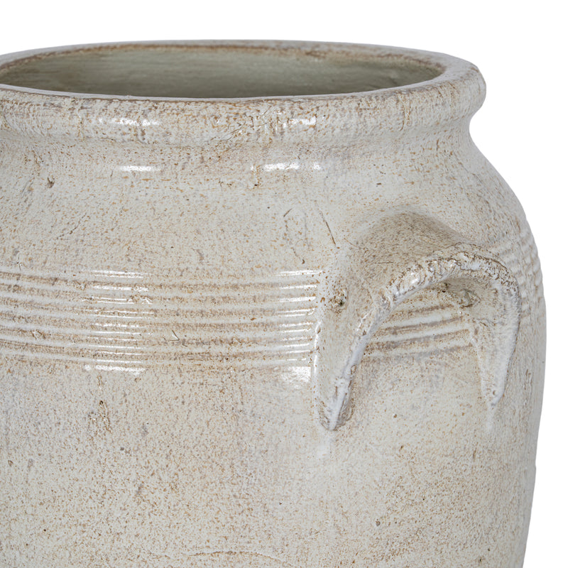 Close-up of the ribbed bands and side handle